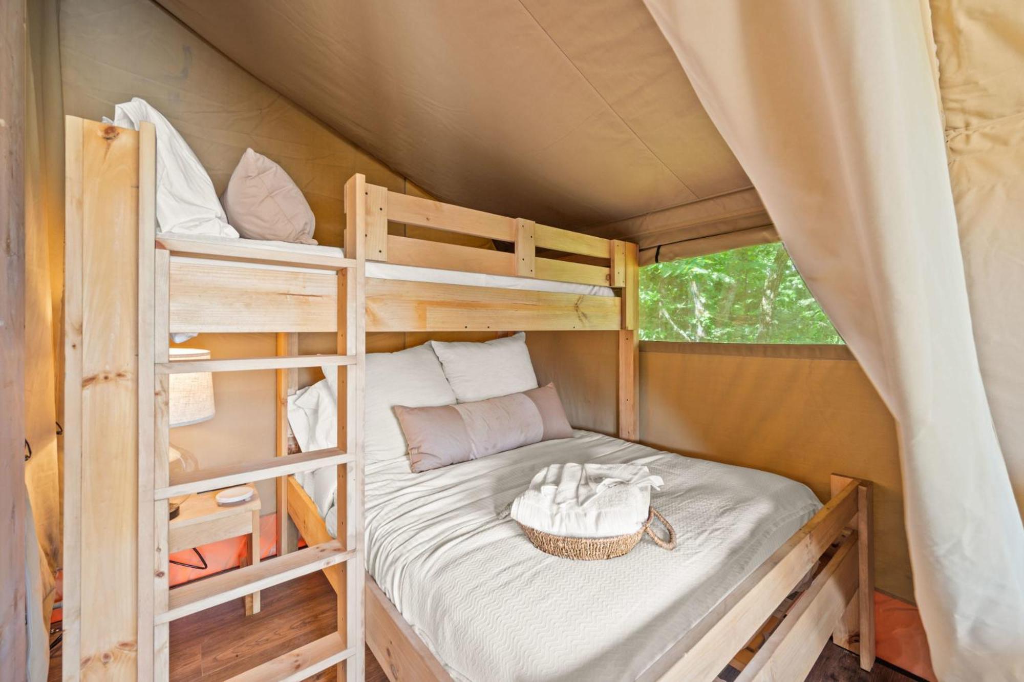 The Lodges At Eden Reserve - Safari Tents Вільямстаун Екстер'єр фото