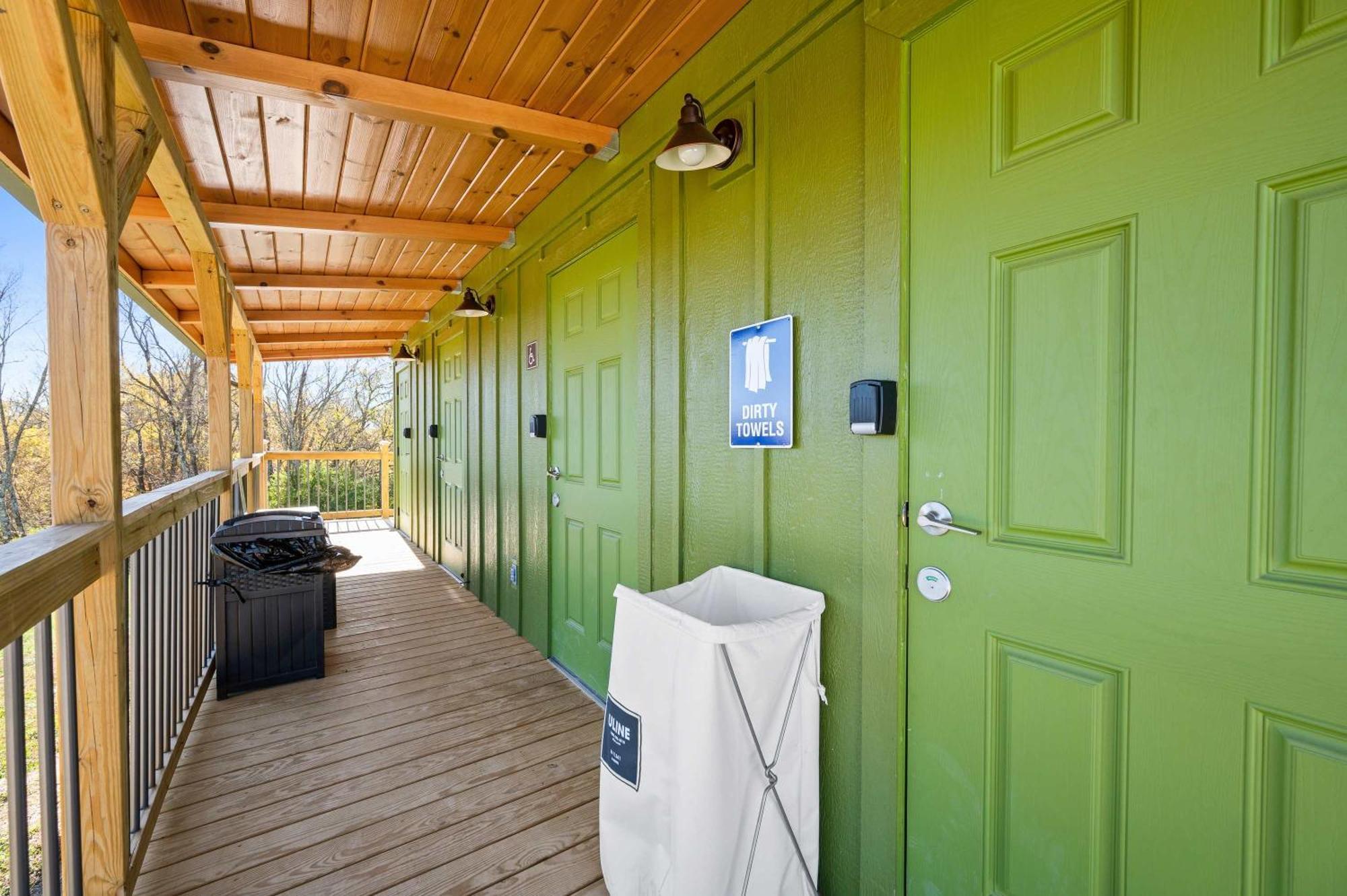 The Lodges At Eden Reserve - Safari Tents Вільямстаун Екстер'єр фото